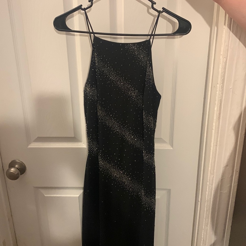 De Laru by Sheila Yen. Black, formal, floor length dress. Clear beads.